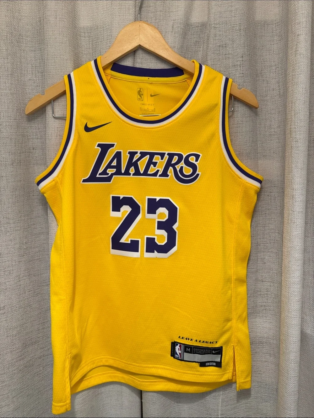 Nike LeBron James Lakers 23 Icon Edition Jersey M